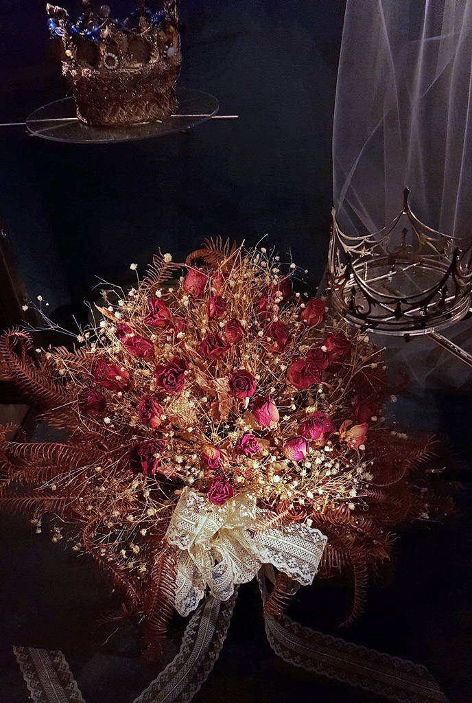 Dried Bouquet with Bridal Crowns